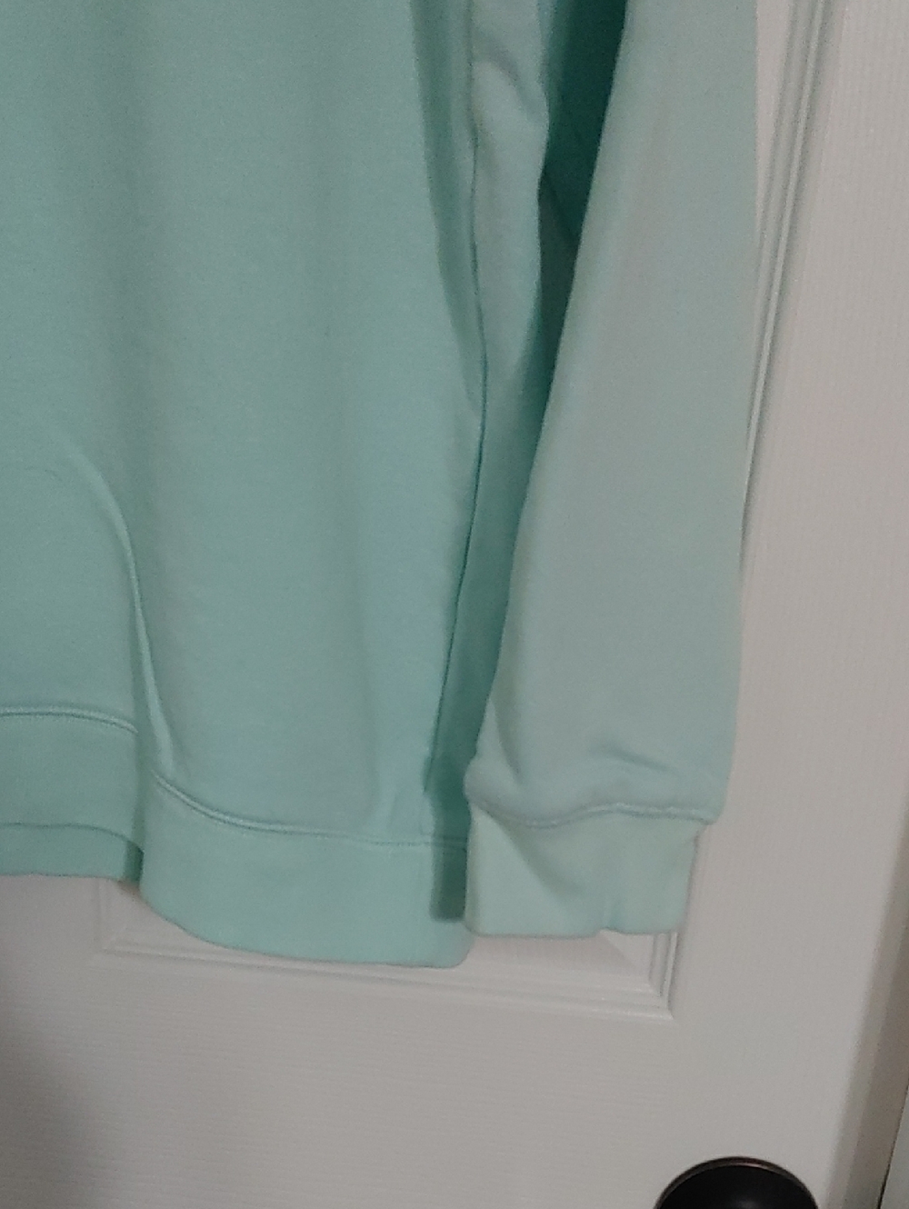 Peloton Mint Crewneck Sweatshirt Size Medium, has streak towards bottom - Picture 4 of 6